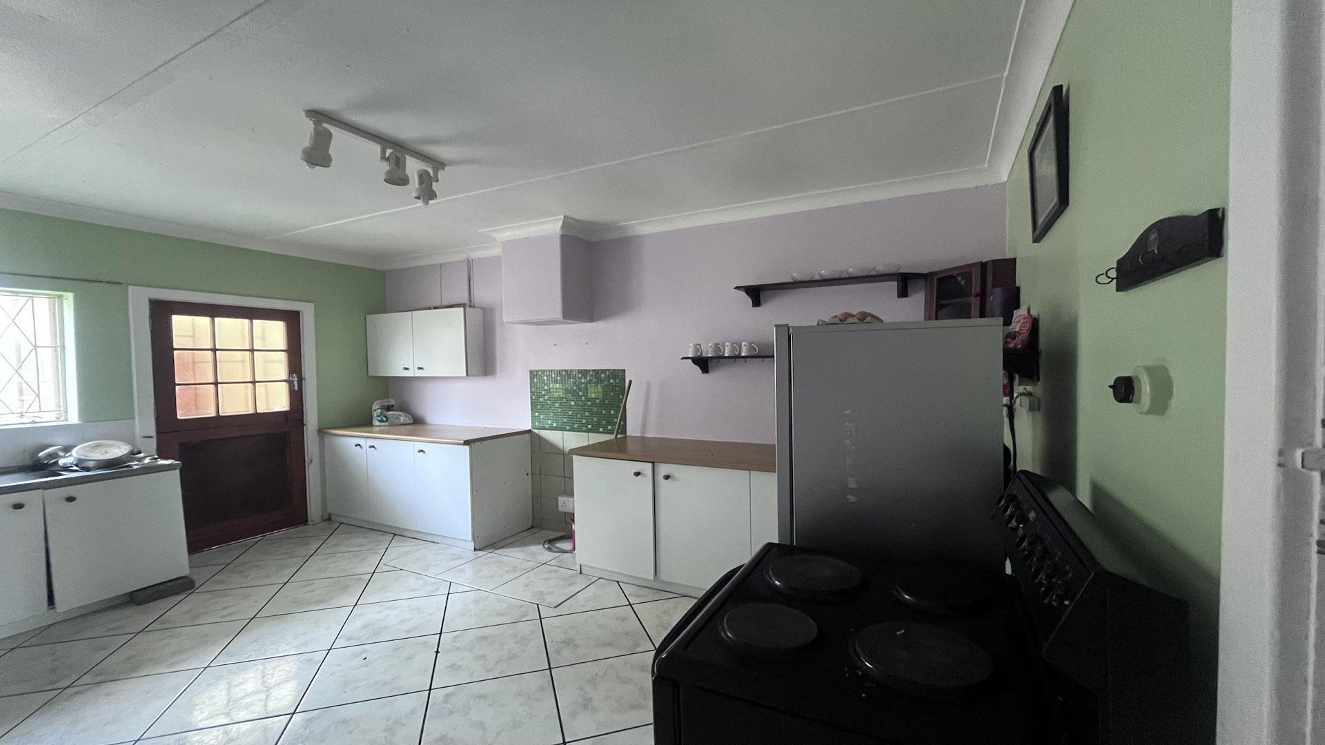 Kitchen of property in Stoney Drift