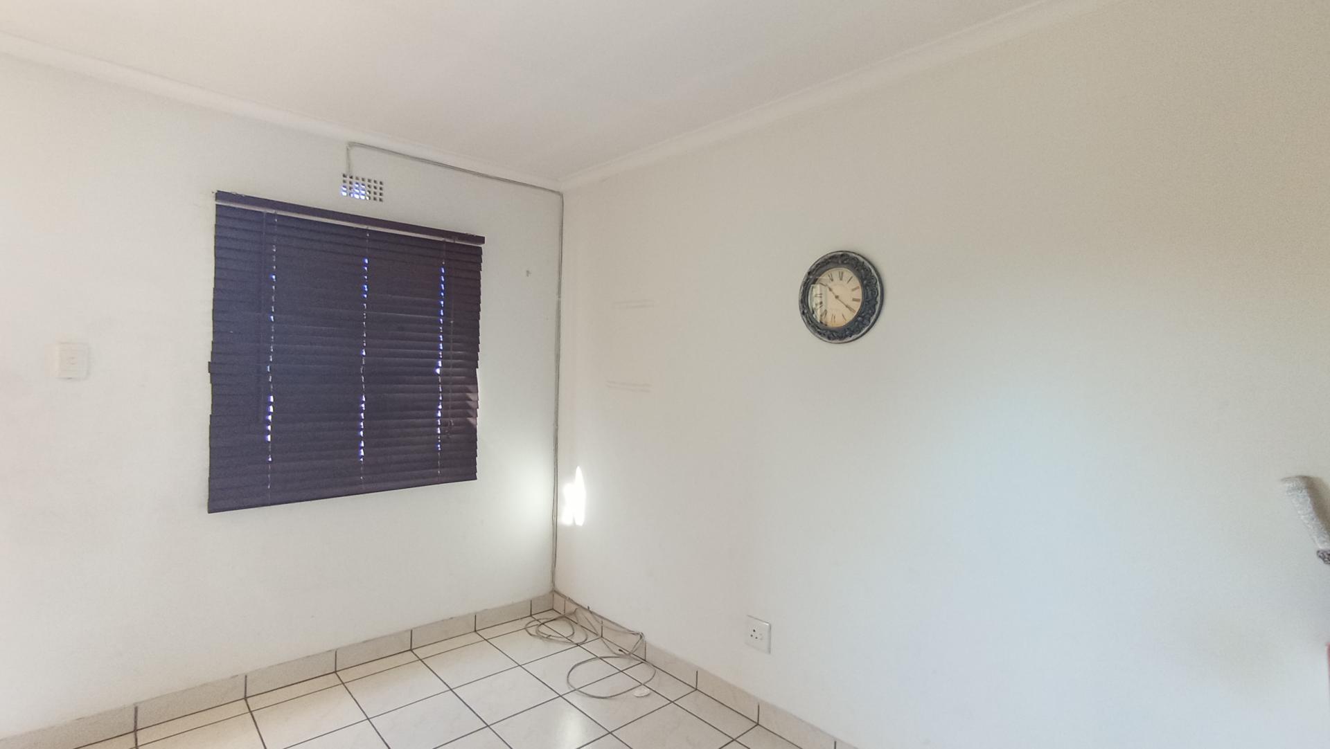 Bed Room 1 - 256 square meters of property in Bellair - DBN