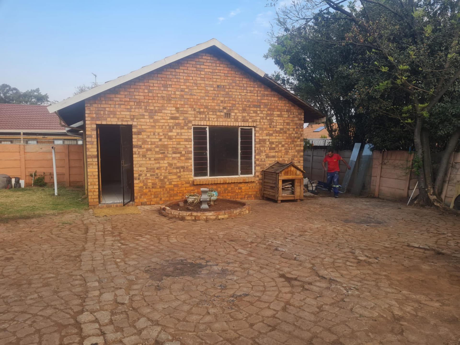 of property in Modder East