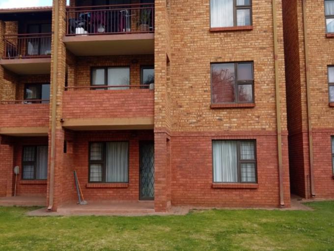 2 Bedroom House for Sale For Sale in Castleview - MR705740