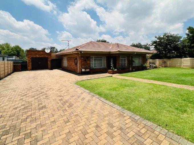 3 Bedroom House for Sale For Sale in Florentia - MR705743