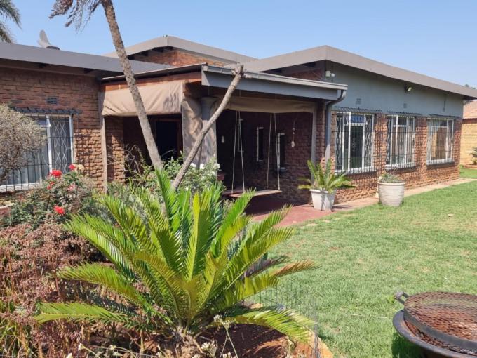 3 Bedroom House for Sale For Sale in Brackenhurst - MR705763