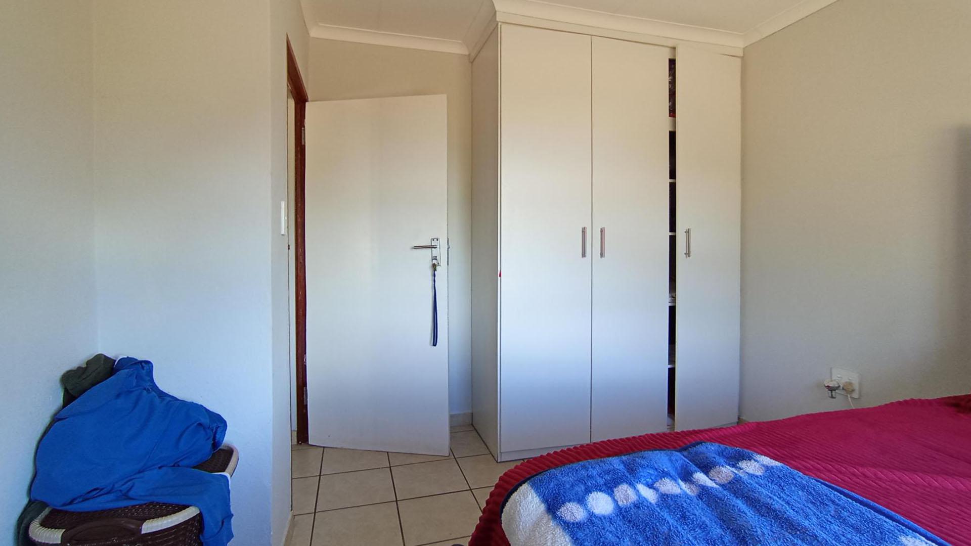 Bed Room 2 - 10 square meters of property in Chantelle