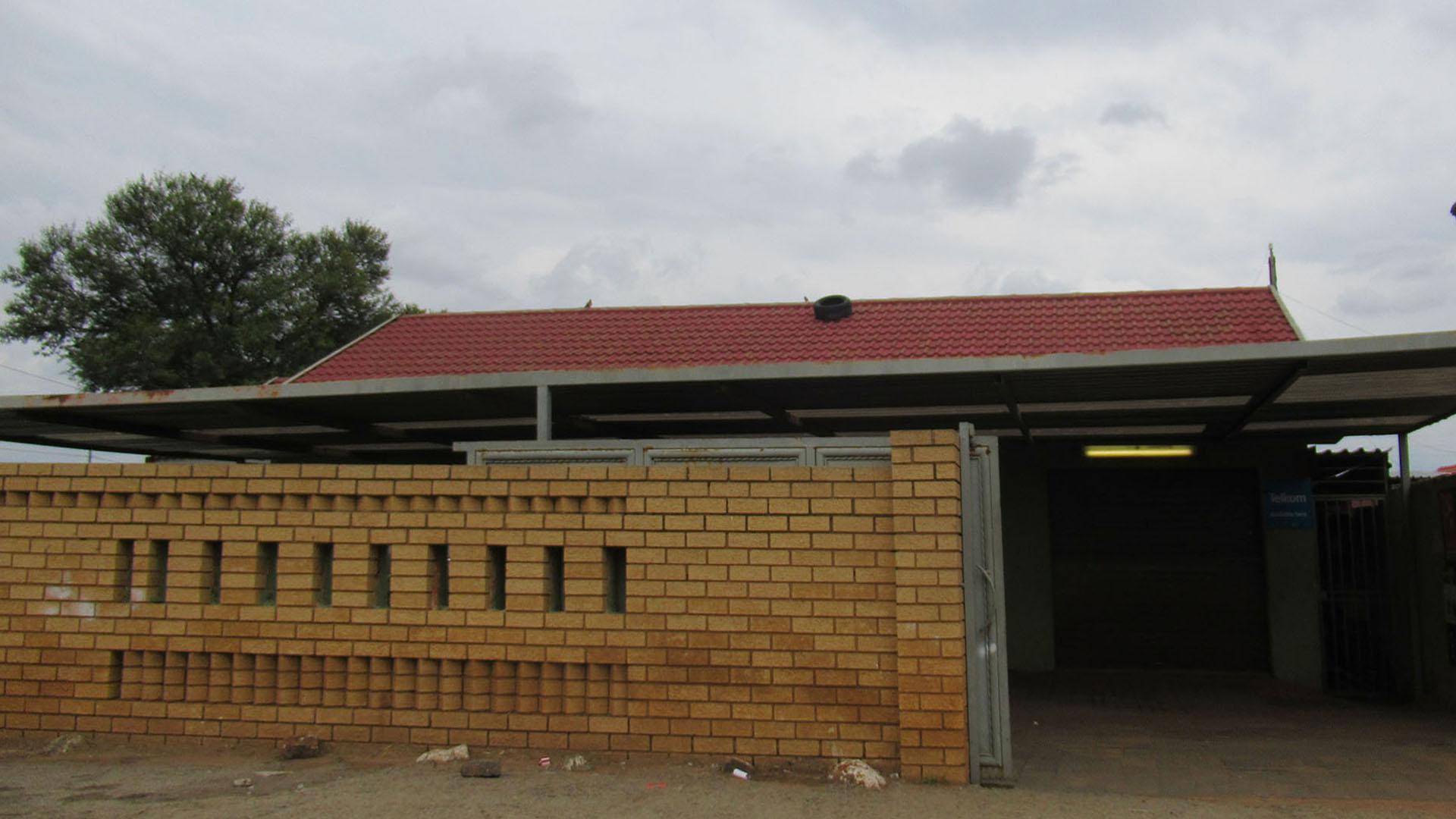 Front View of property in Jabavu