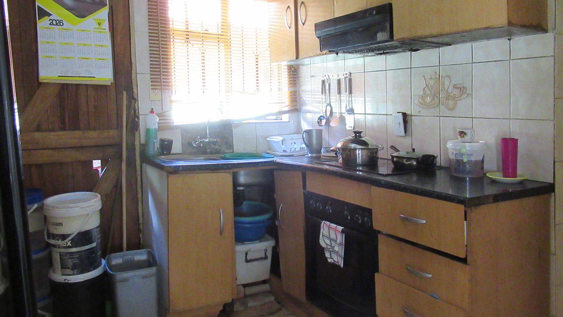 Kitchen - 11 square meters of property in Jabavu