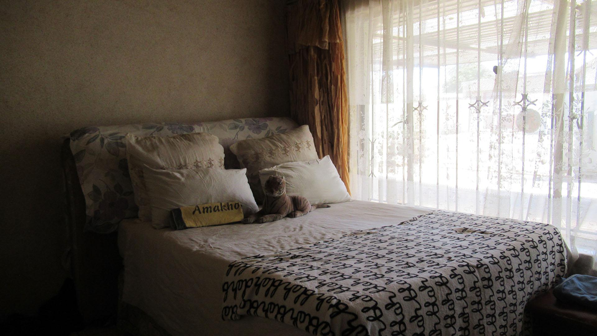 Bathroom 3+ of property in Jabavu