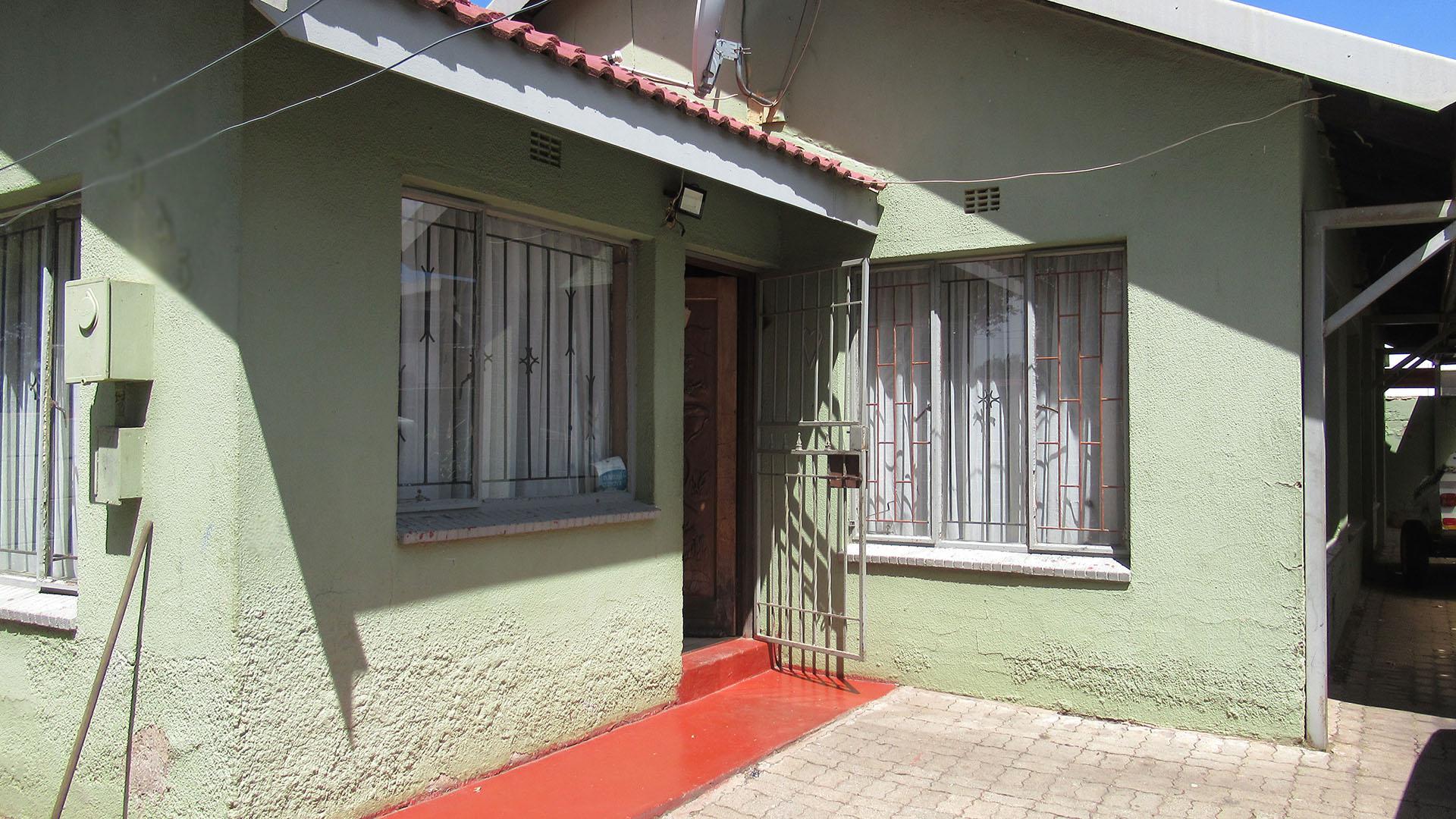 Front View of property in Jabavu