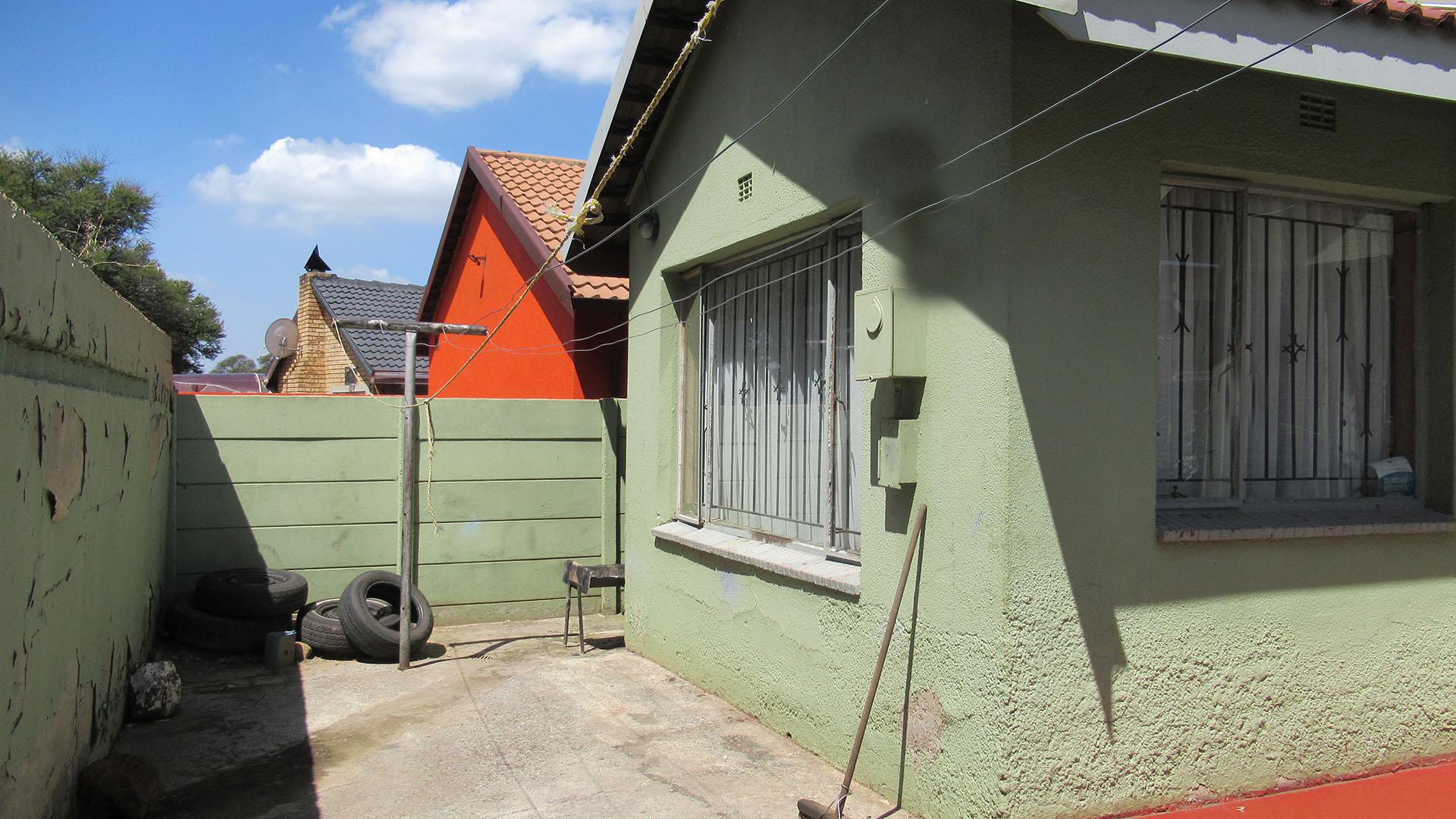 Front View of property in Jabavu