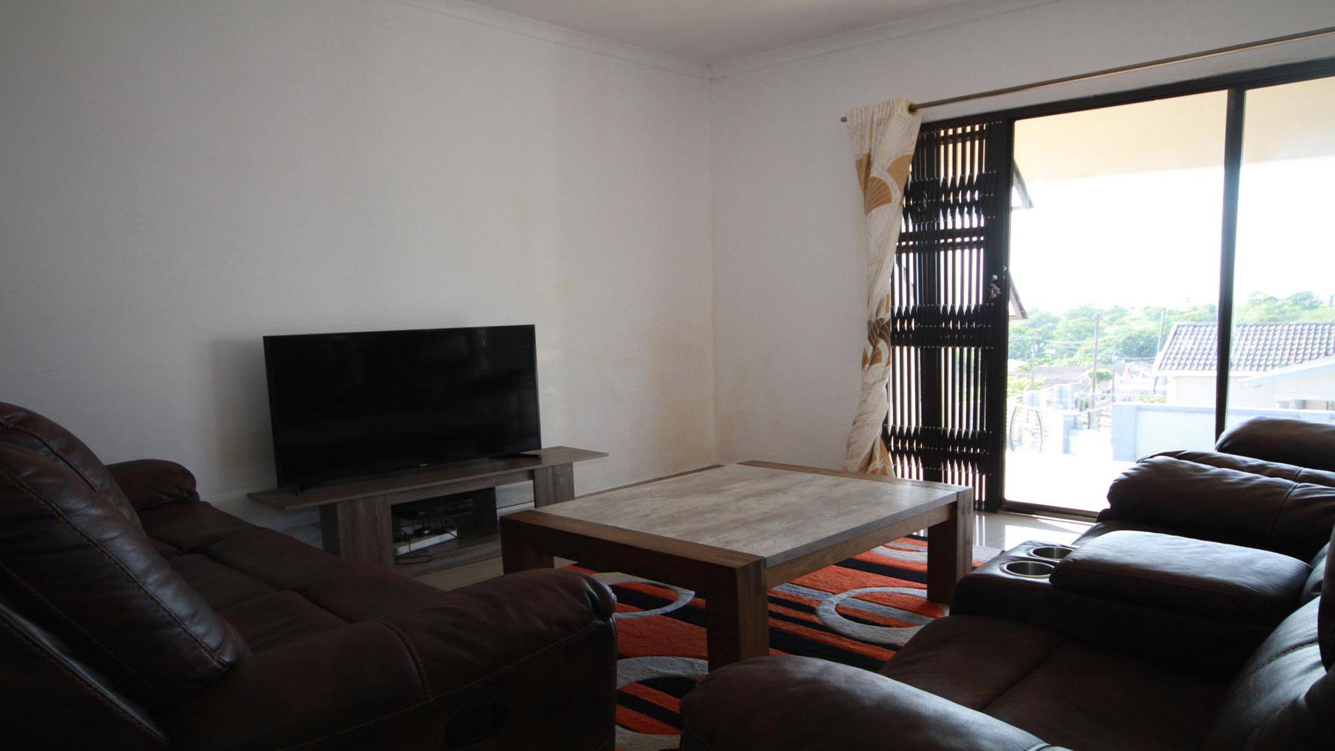 Lounges of property in Lovu