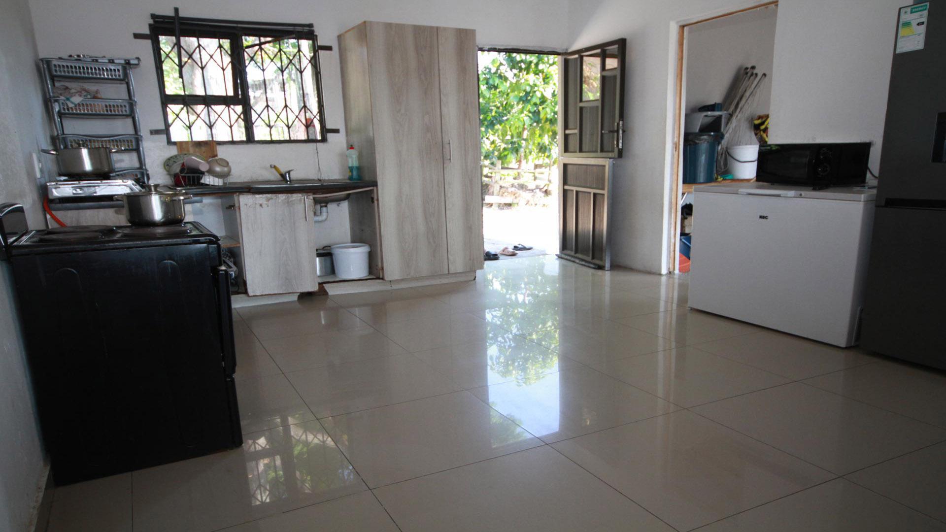 Kitchen of property in Lovu