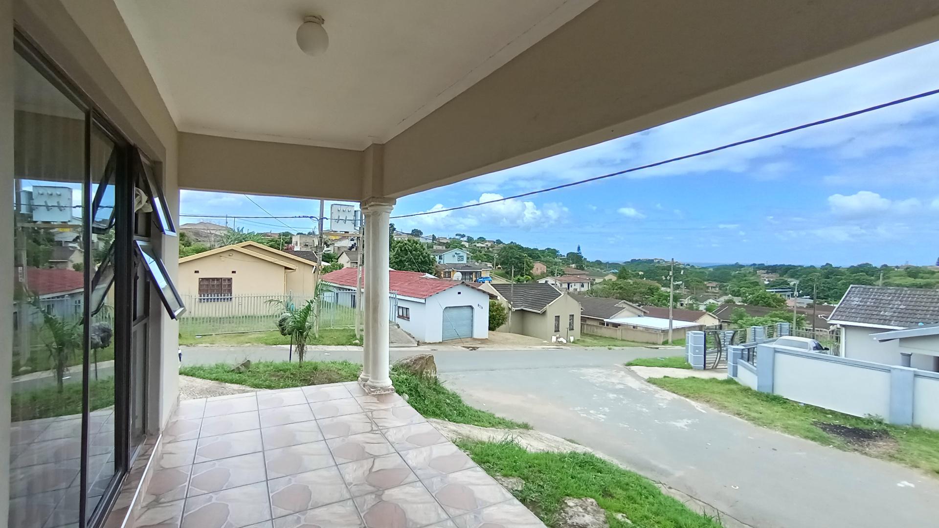 Patio - 11 square meters of property in Lovu