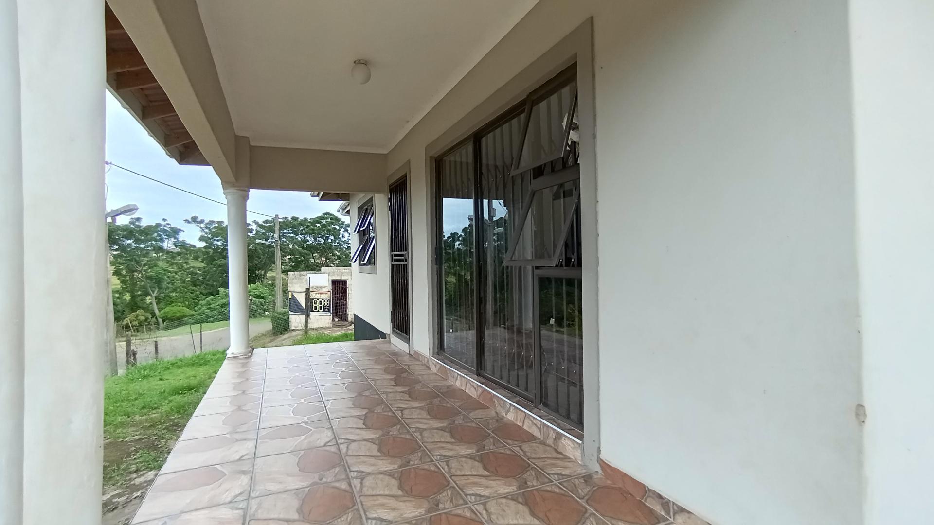 Patio - 11 square meters of property in Lovu