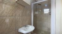 Main Bathroom - 4 square meters of property in Lovu