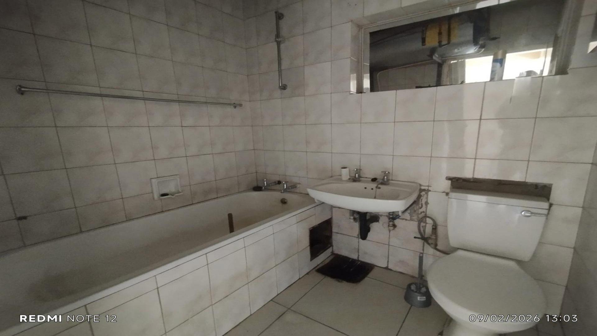 Bathroom 1 of property in Vanderbijlpark
