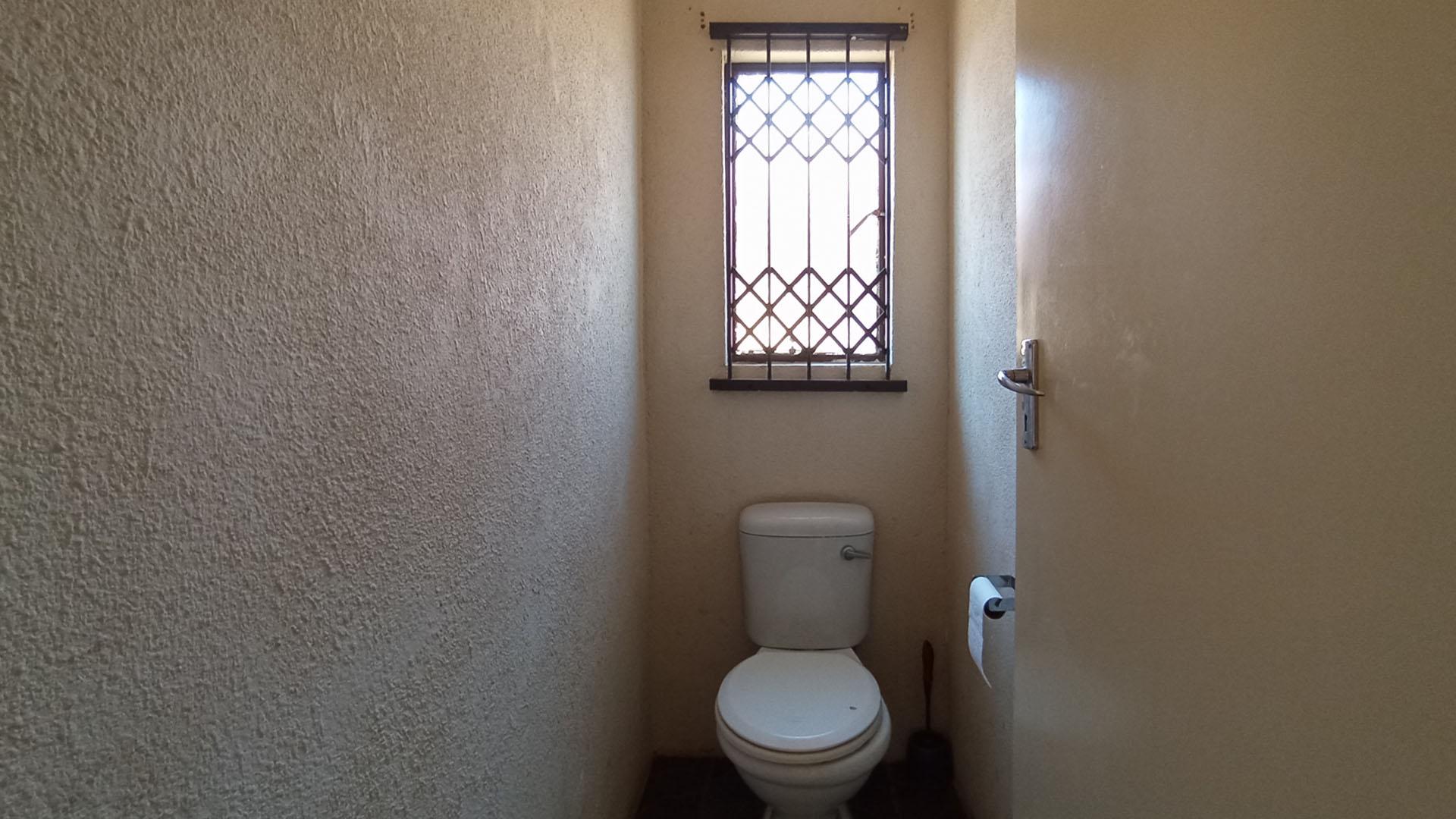 Bathroom 1 - 6 square meters of property in Soshanguve East