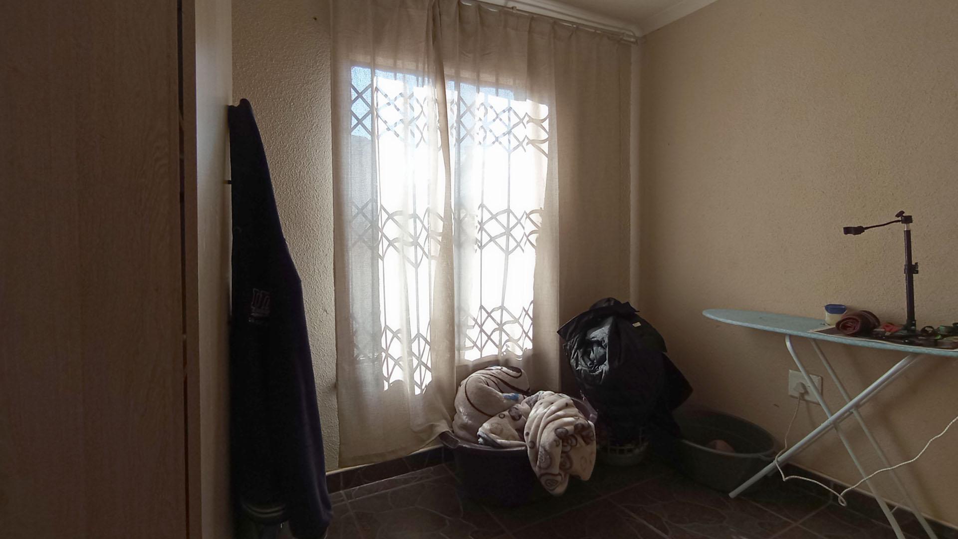 Bed Room 2 - 8 square meters of property in Soshanguve East