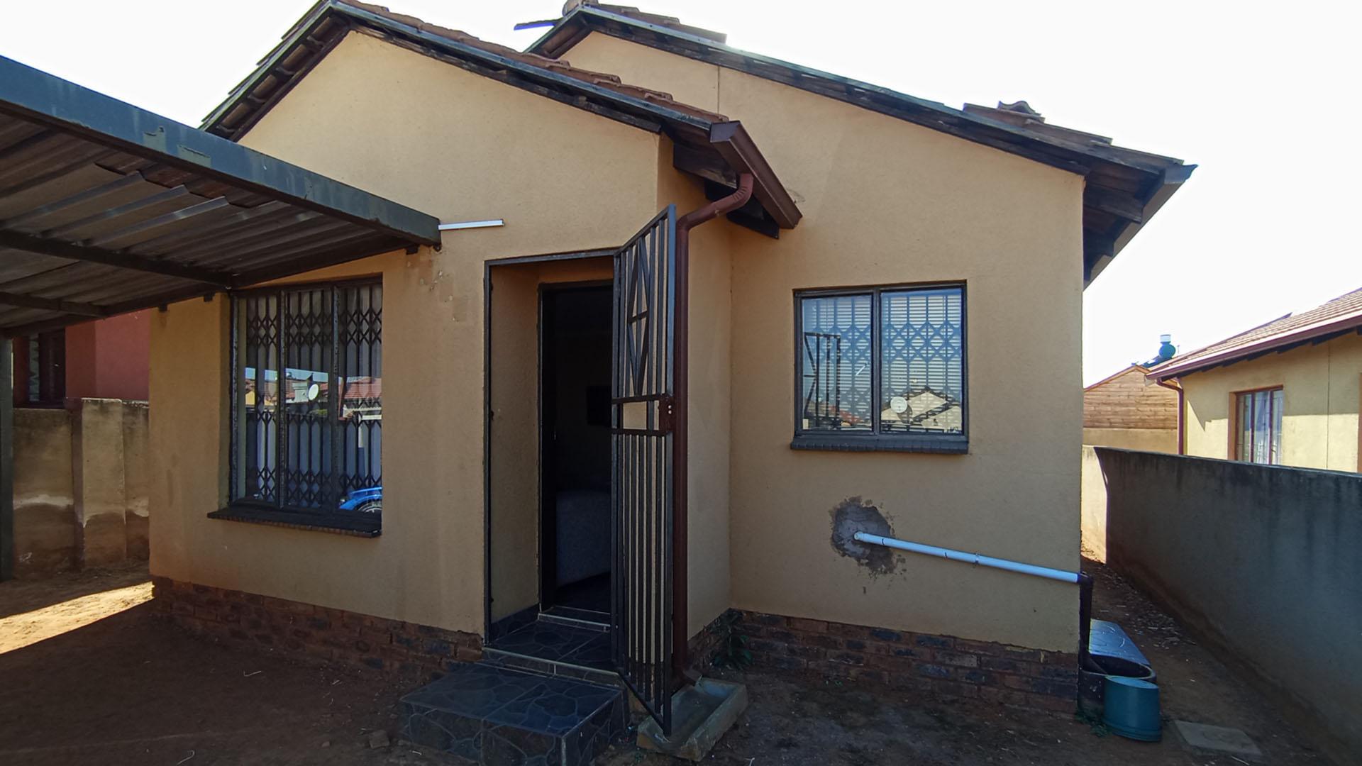 Front View of property in Soshanguve East
