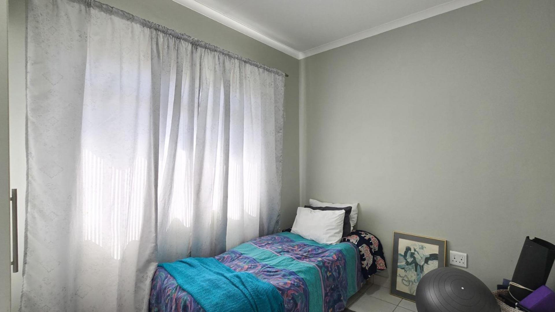 Bed Room 2 of property in Kidds Beach