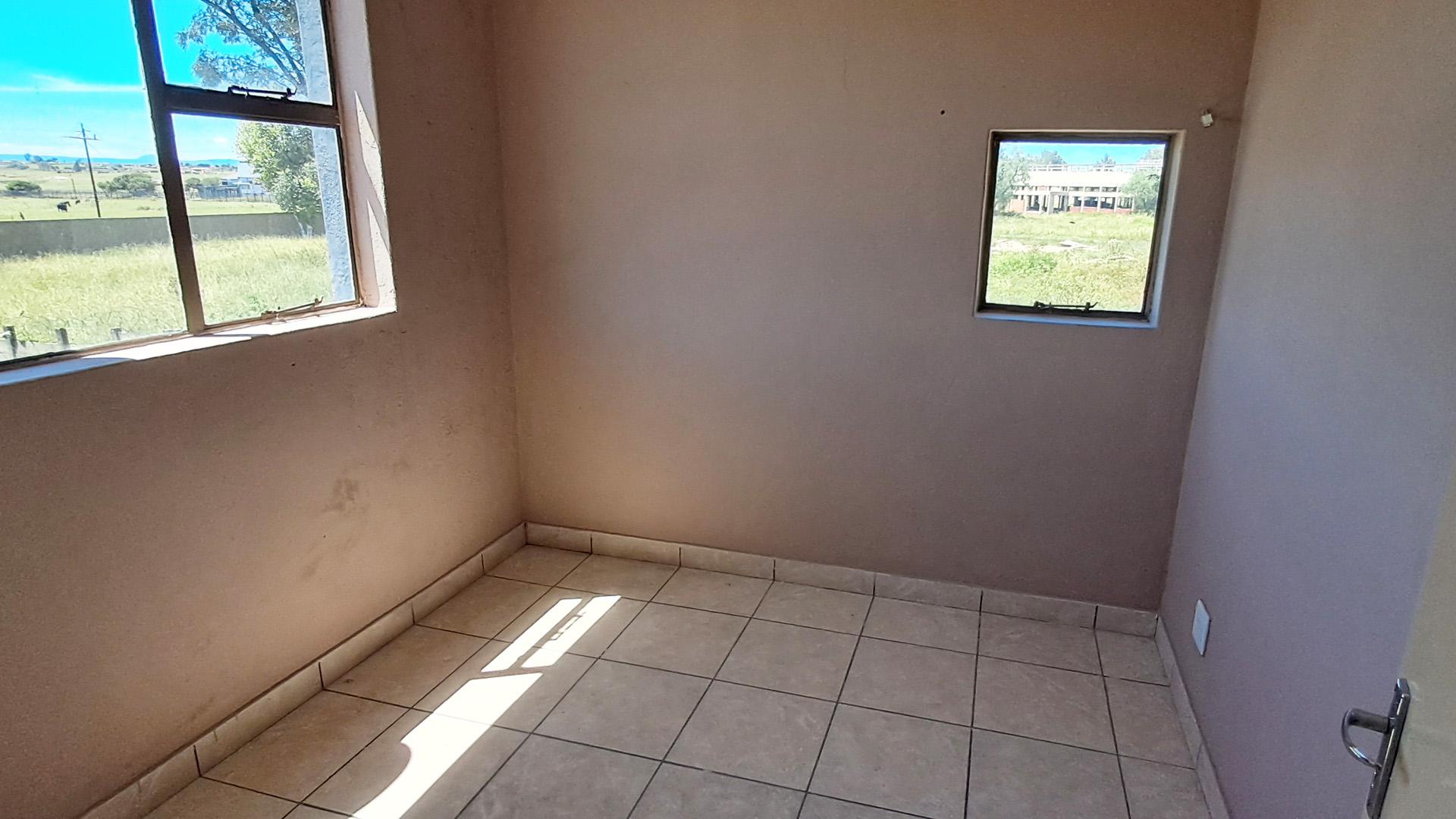 Bed Room 1 of property in Madadeni