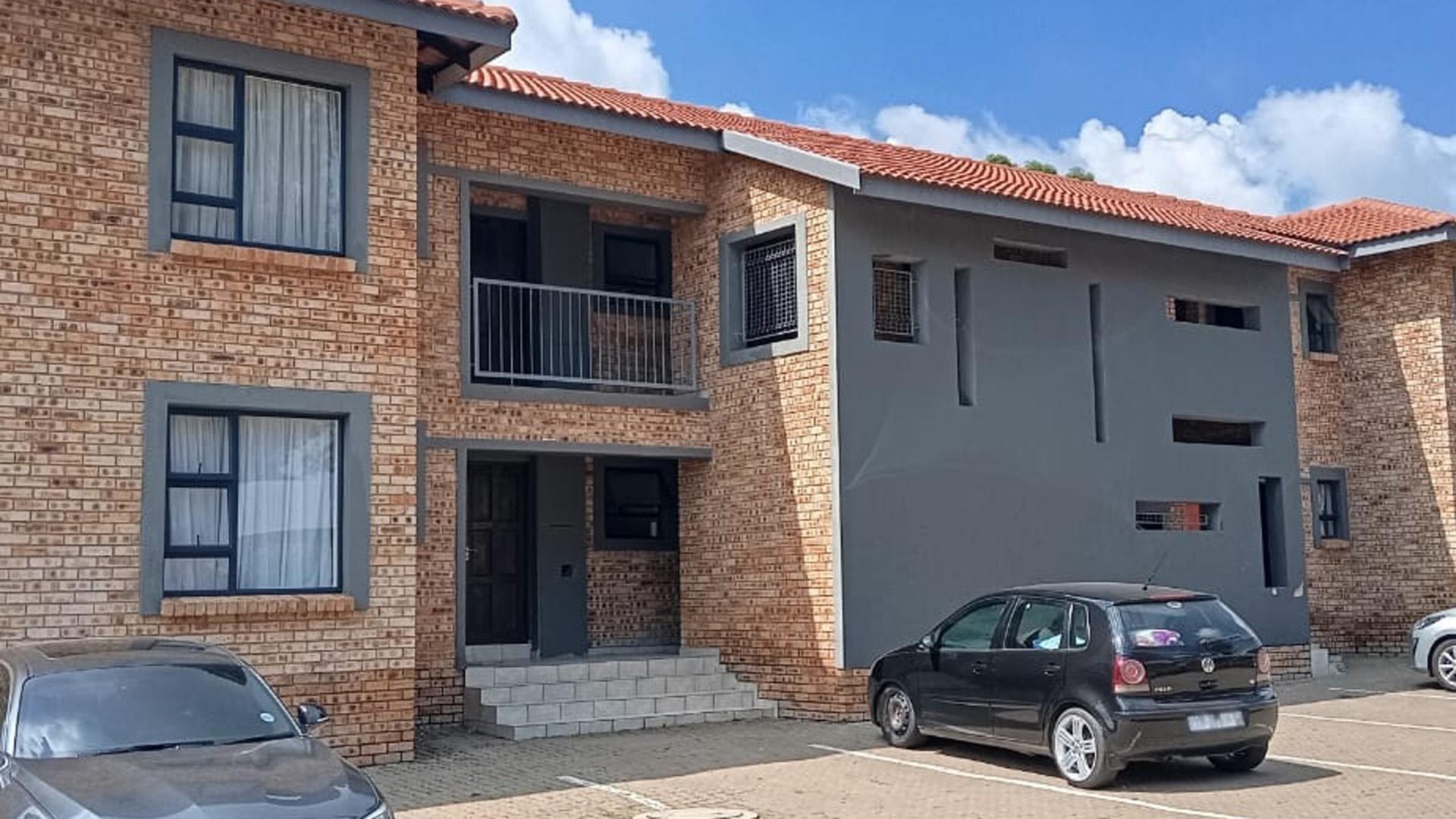 Front View of property in Cloverdene