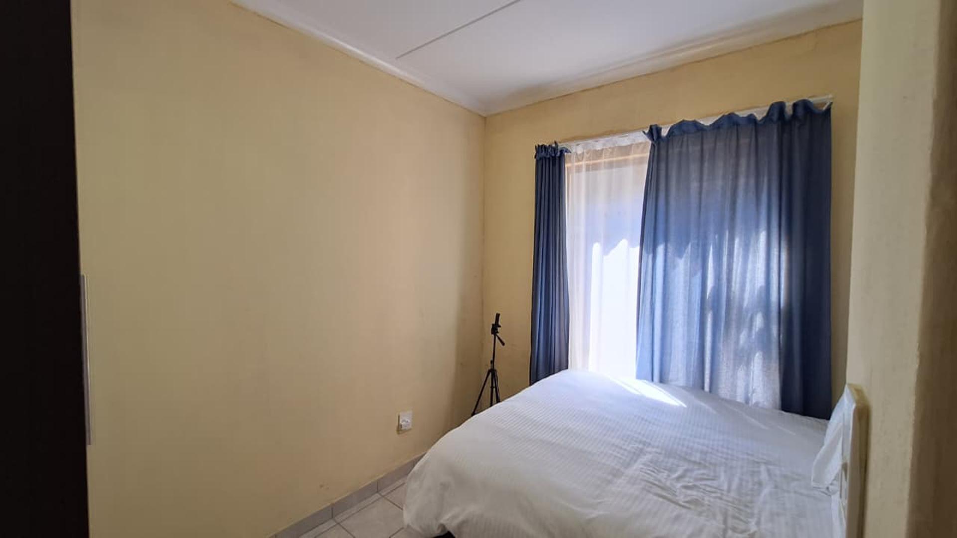 Bed Room 2 - 11 square meters of property in Cloverdene