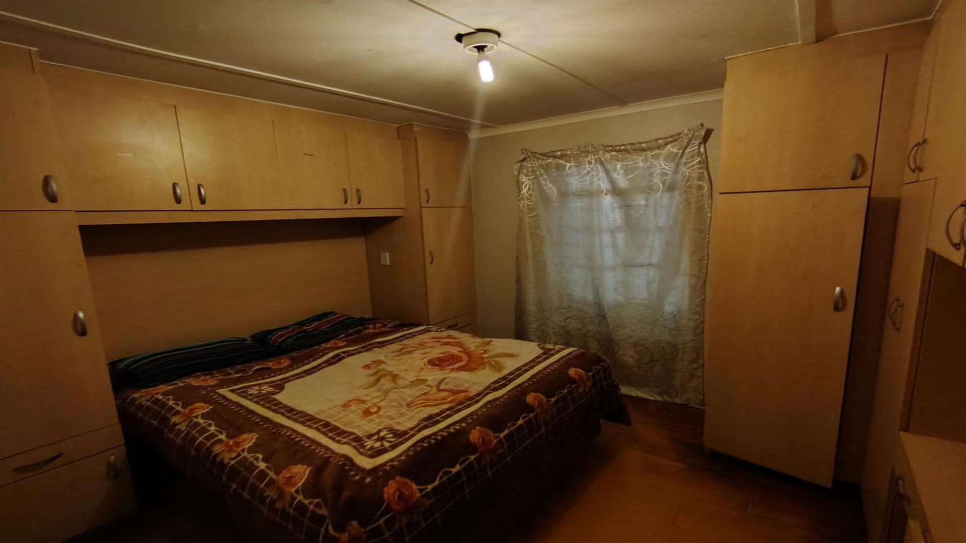 Bed Room 1 of property in Mitchells Plain