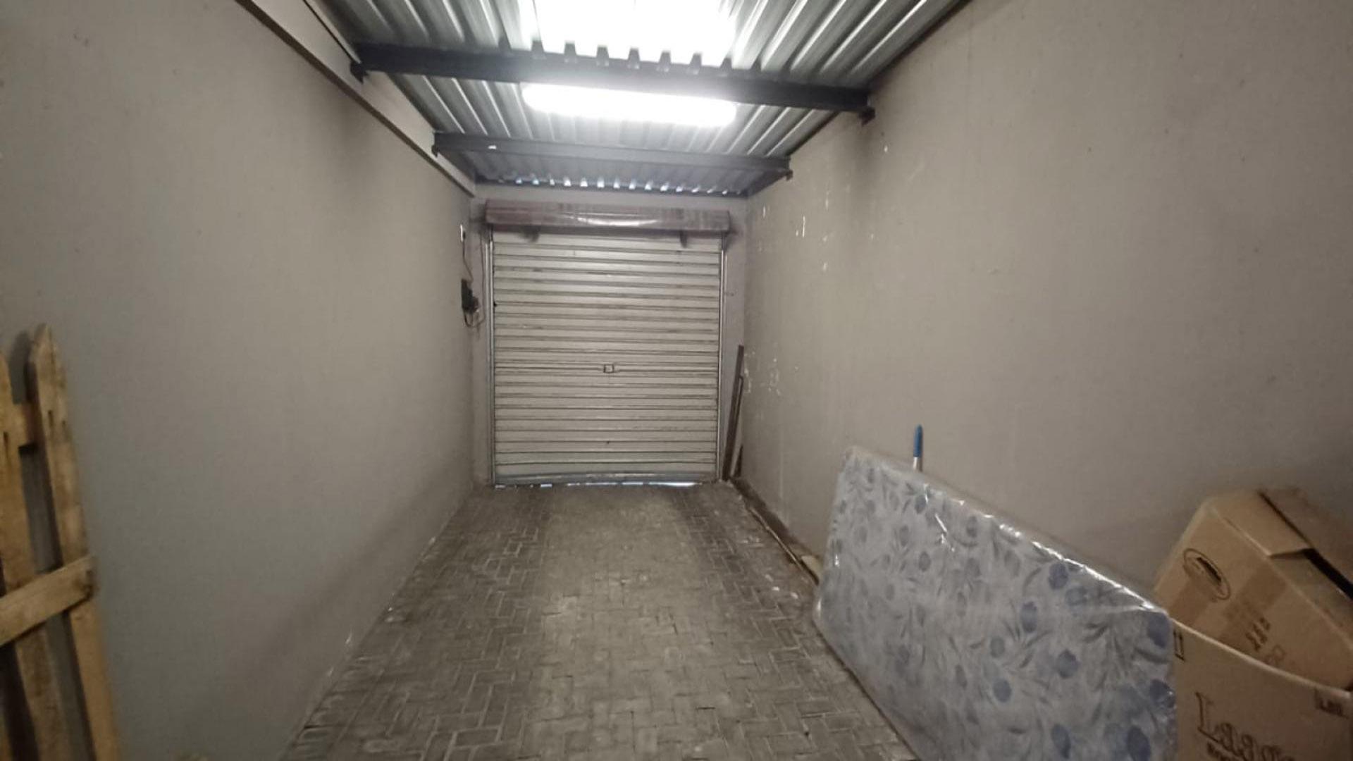 Garage of property in Terra Nova