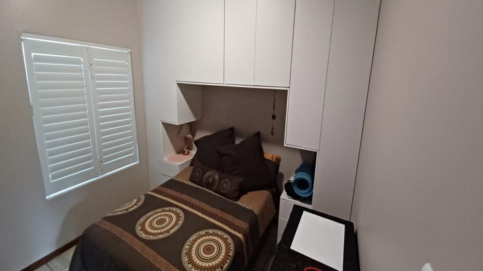 Bed Room 2 of property in Terra Nova