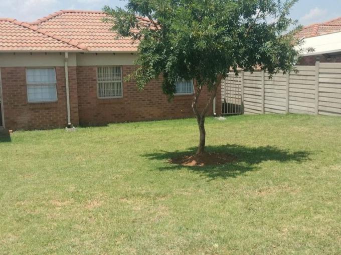 3 Bedroom House for Sale For Sale in Olievenhoutbos - MR705834