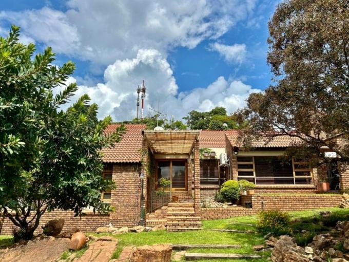 4 Bedroom House for Sale For Sale in Safarituine - MR705850