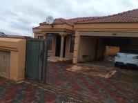  of property in Roodekop