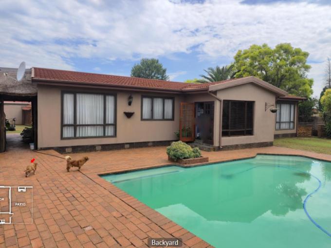 3 Bedroom House for Sale For Sale in Klippoortjie AH - MR705857