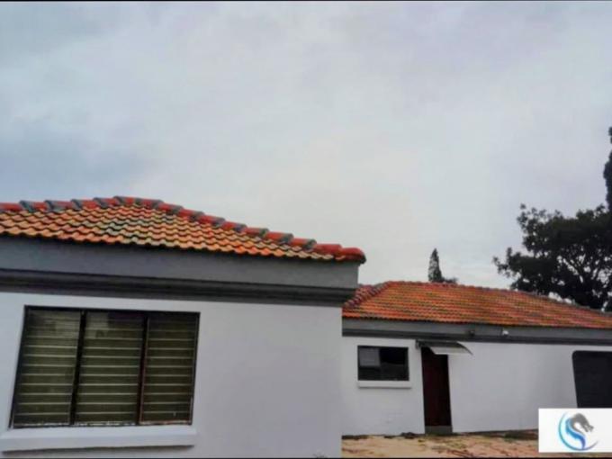 5 Bedroom House for Sale For Sale in Klippoortjie AH - MR705859
