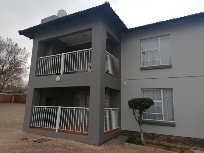 2 Bedroom Apartment to Rent in Rensburg - Property to rent - MR705861