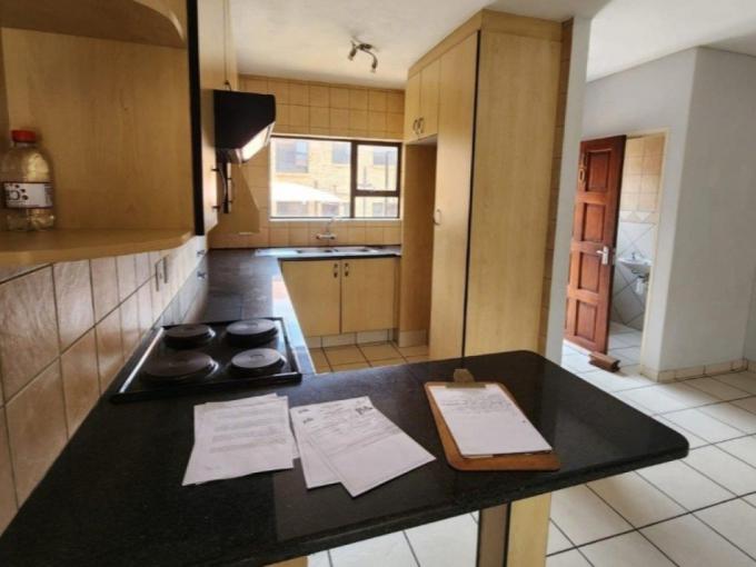 2 Bedroom Simplex for Sale For Sale in Florentia - MR705876