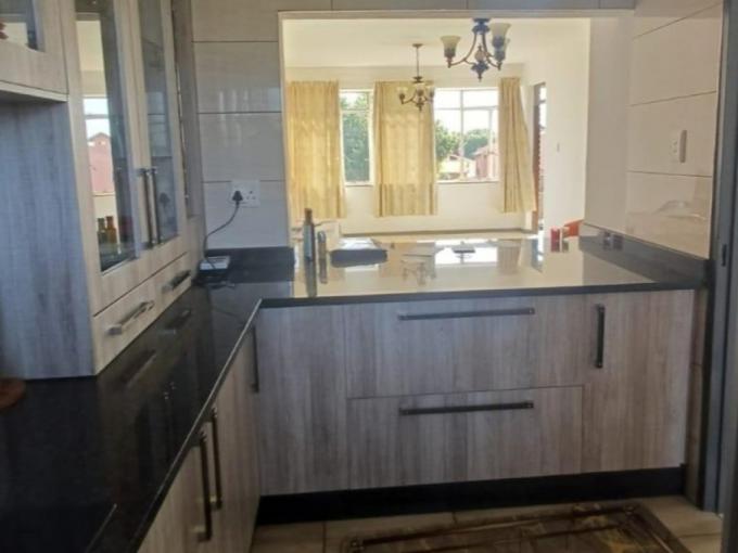 2 Bedroom Apartment for Sale For Sale in Raceview - MR705877