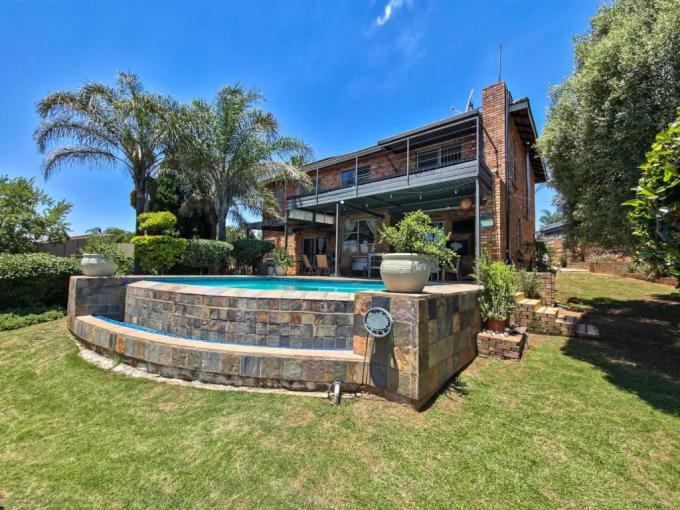 4 Bedroom House for Sale For Sale in Moreletapark - MR705911