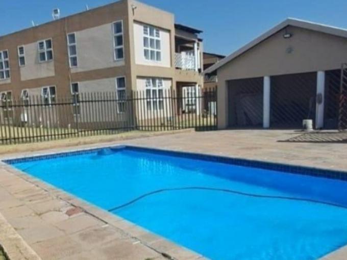 1 Bedroom Apartment for Sale For Sale in Mondeor - MR705916