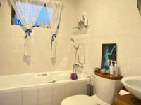  of property in Glenvista