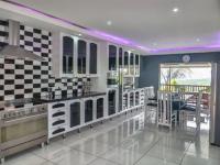  of property in Glenvista