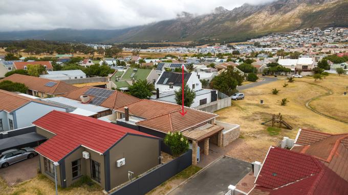 4 Bedroom House for Sale For Sale in Gordons Bay - MR705928