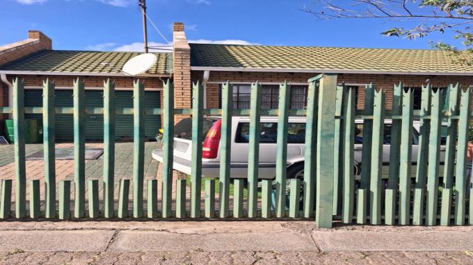 2 Bedroom Freehold Residence for Sale For Sale in Emalahleni (Witbank)  - Private Sale - MR705933