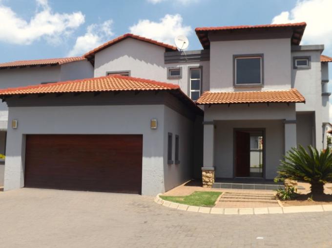 3 Bedroom Simplex for Sale For Sale in Blue Valley Golf Estate - MR705962