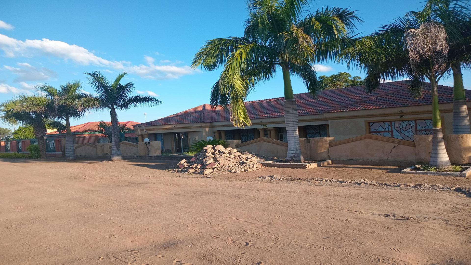Front View of property in Phalaborwa