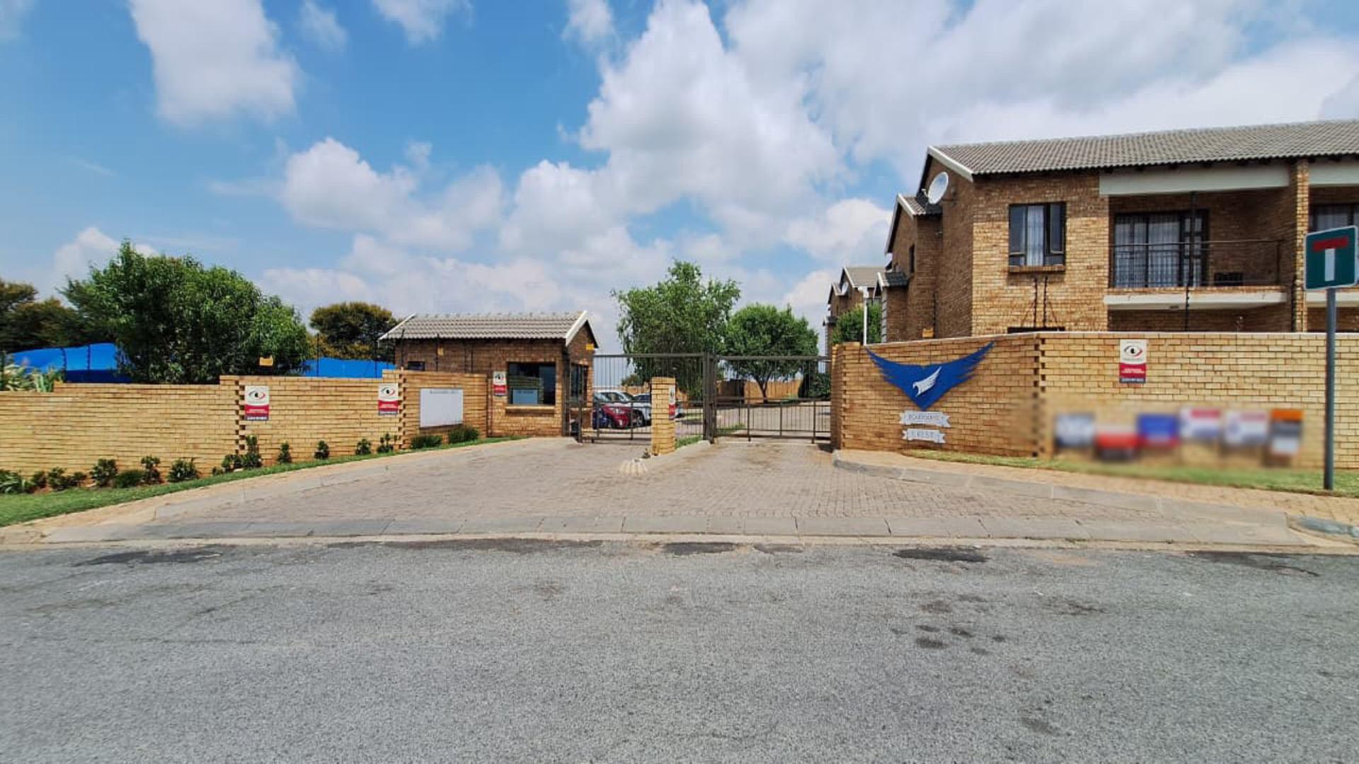 Front View of property in South Crest