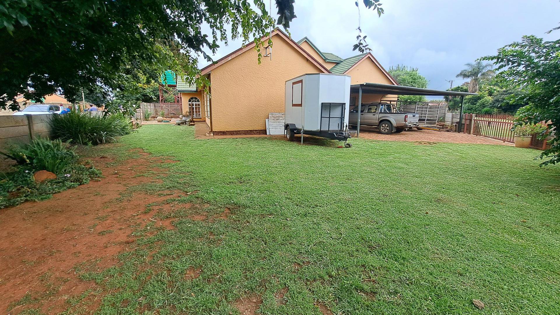 Backyard of property in Eloff