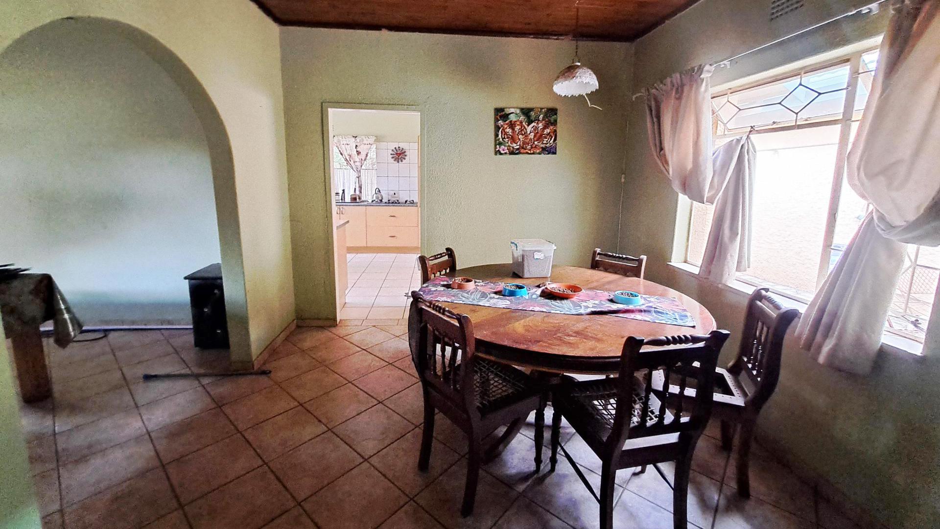 Dining Room of property in Eloff