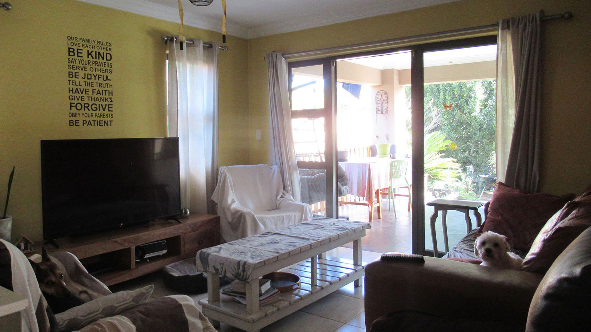 Lounges - 41 square meters of property in Kensington - JHB