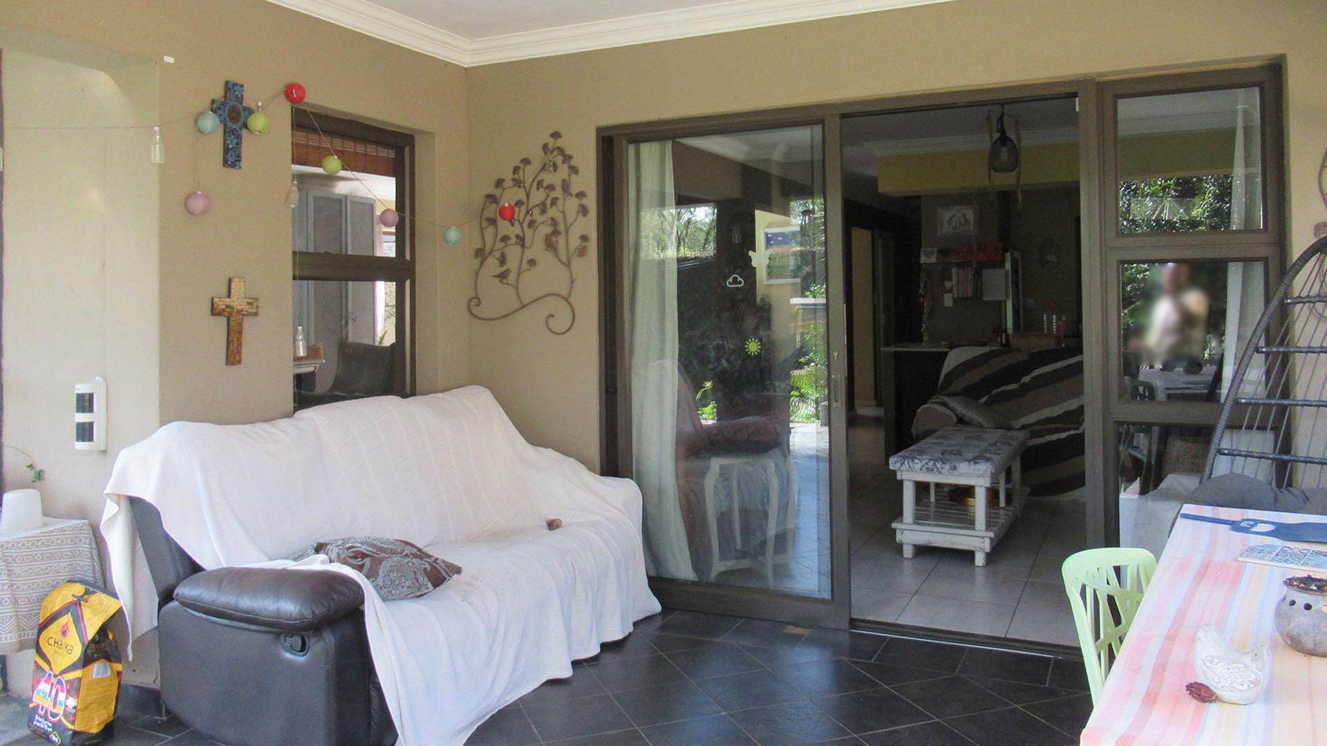 Patio - 26 square meters of property in Kensington - JHB