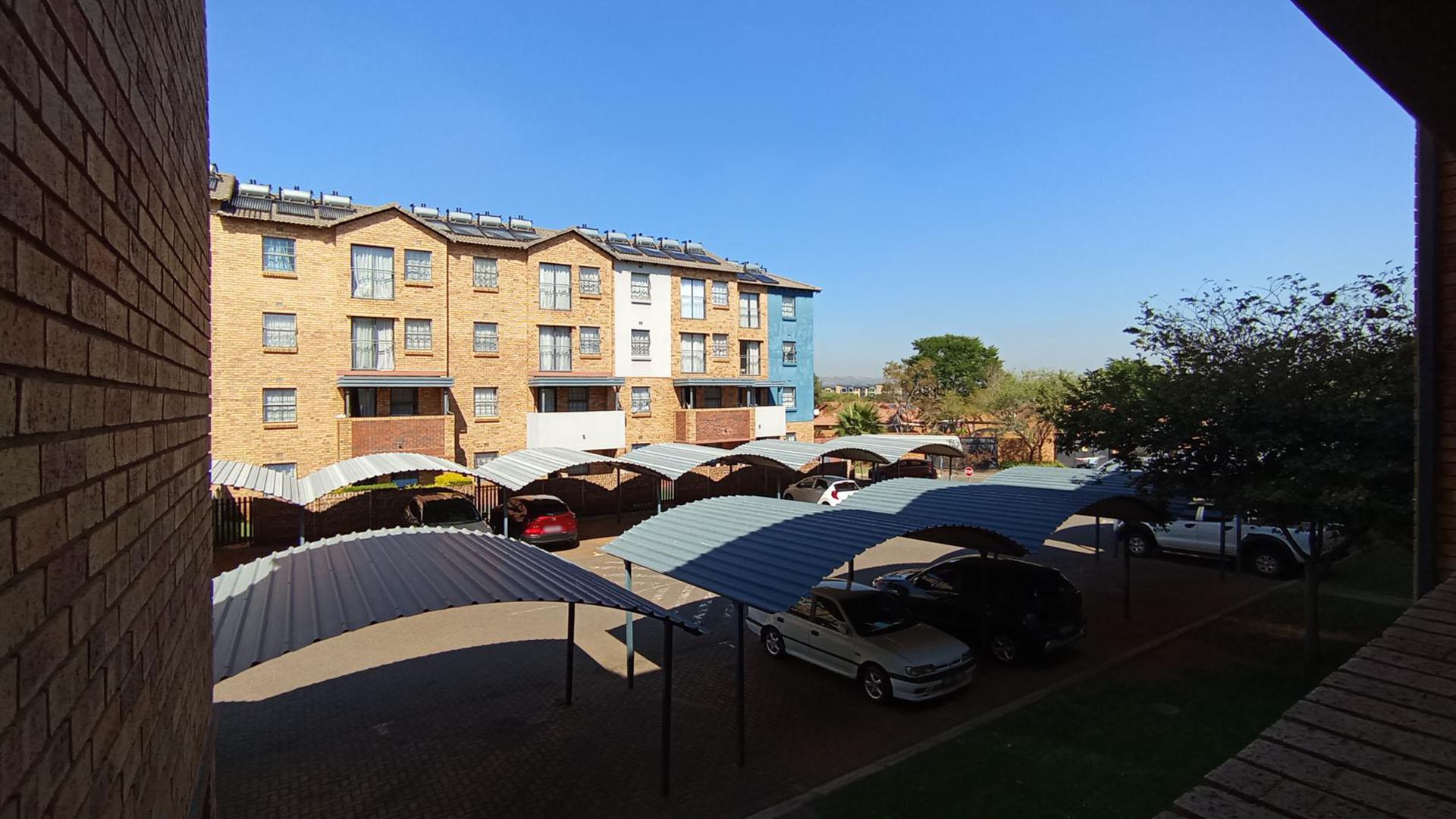 Front View of property in Montana Tuine